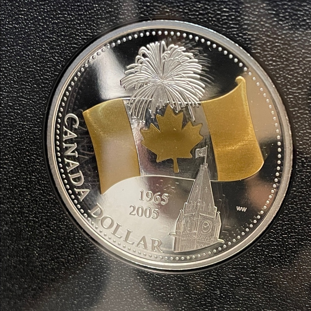 2005 proof set commemorates the 40th anniversary of Canada‘s national flag.